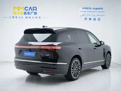 Nio ES8