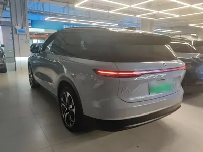 Nio ES8