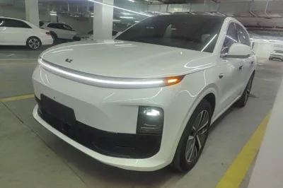 Li Auto L6