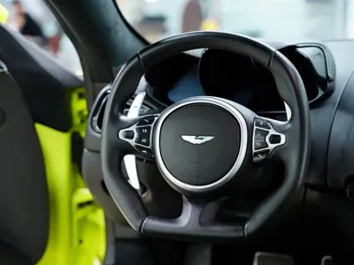 Aston Martin V8 Vantage