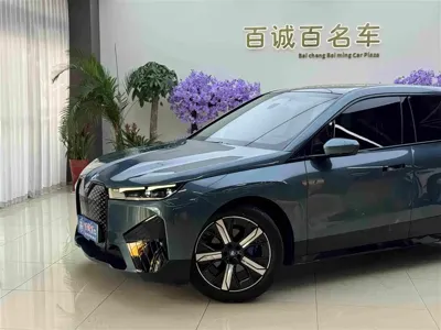 BMW iX