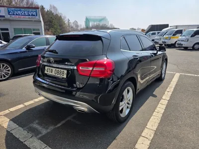 Mercedes-Benz GLA-Class