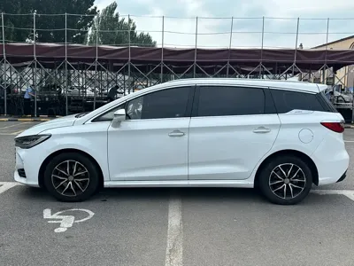BYD MAX