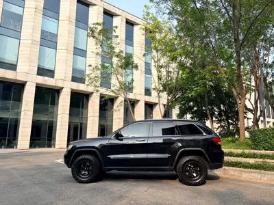 Jeep Grand Cherokee (Import)