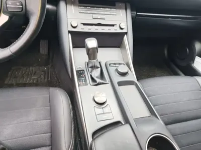 Lexus IS