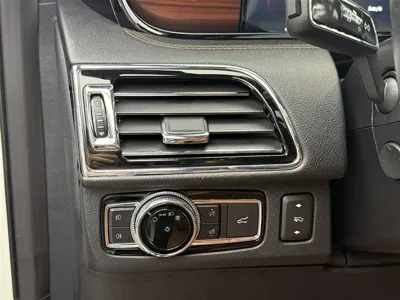 Lincoln Navigator