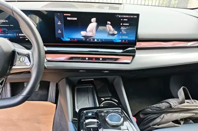 BMW i5