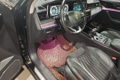 Hongqi HS5