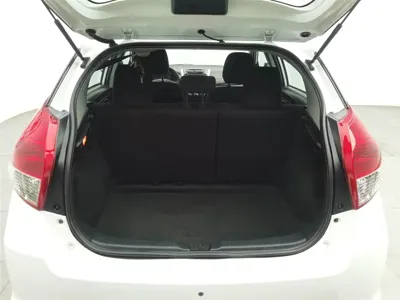 Toyota Yaris L