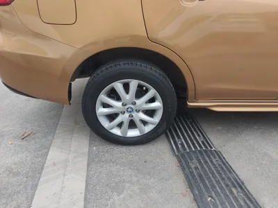 Venucia T70