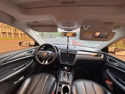 Roewe i5