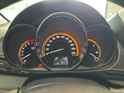 Toyota Yaris L