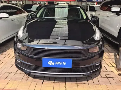 Lynk & Co 03