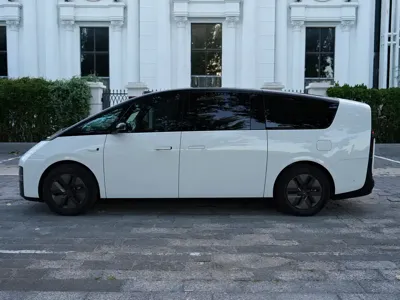 Li Auto Li MEGA