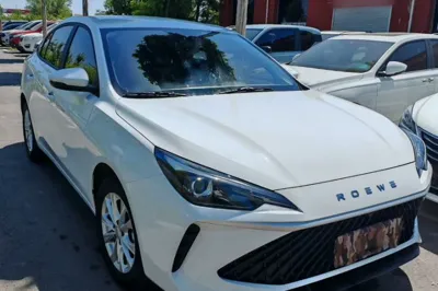 Roewe i5