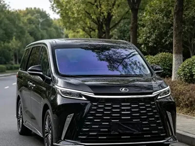 Lexus LM