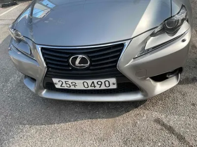 Lexus IS