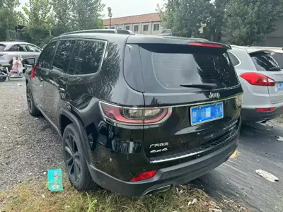 Jeep Grand Commander
