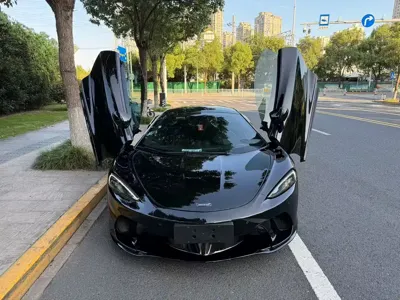 McLaren GT