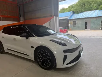 Zeekr 001
