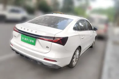 Roewe i5