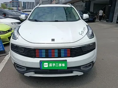 Lynk & Co 01