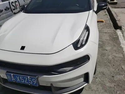 Lynk & Co 03
