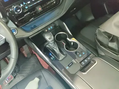 Toyota Crown Kluger