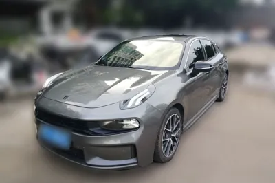 Lynk & Co 03