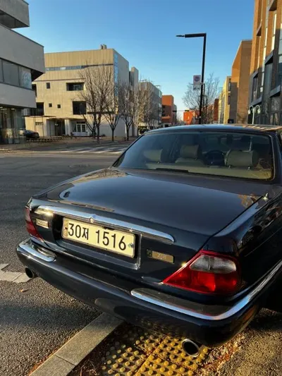 Jaguar XJ-8