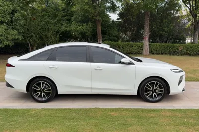 Roewe D6