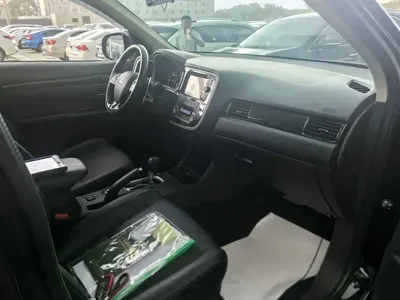 Mitsubishi Outlander (Import)
