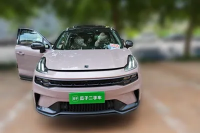 Lynk & Co 06
