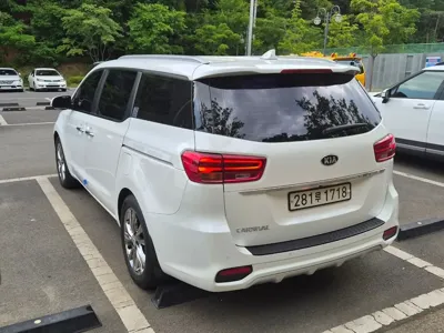 Kia Canival