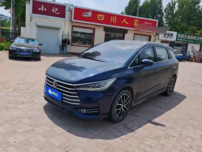BYD MAX