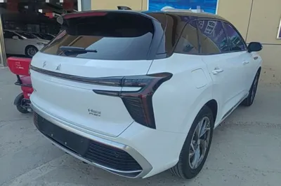 Hongqi HS3 PHEV