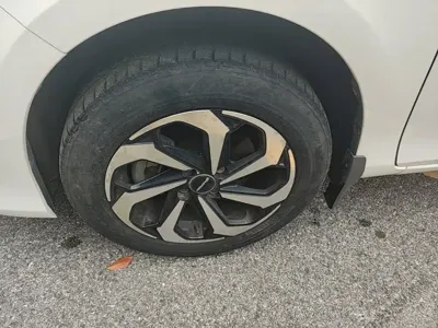 Toyota Yaris L