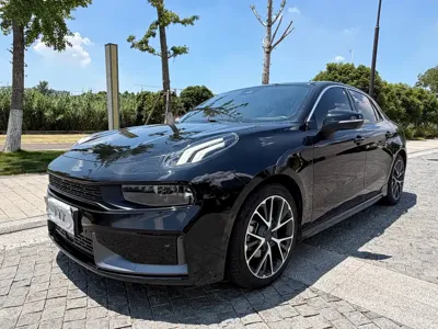 Lynk & Co 03