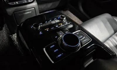 Genesis EQ900