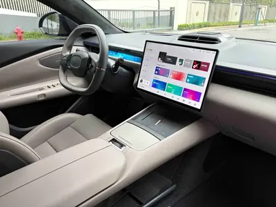 Lynk & Co Z10