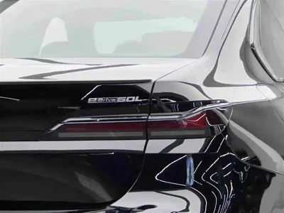 BMW i7