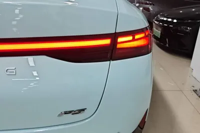 Xpeng P5