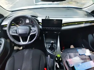 Roewe i5
