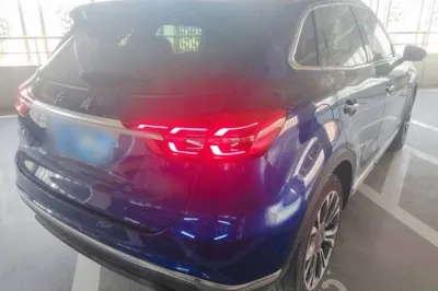 Hongqi HS5