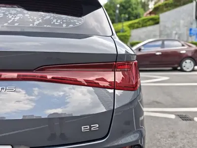 BYD e2