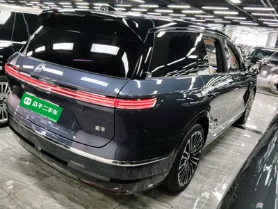 Nio ES8