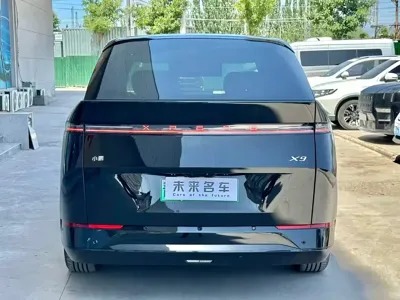 Xpeng X9