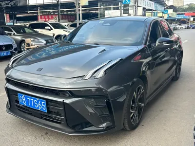 Lynk & Co 03