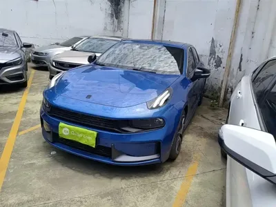 Lynk & Co 03