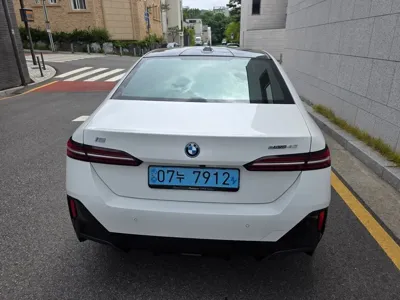 BMW i5
